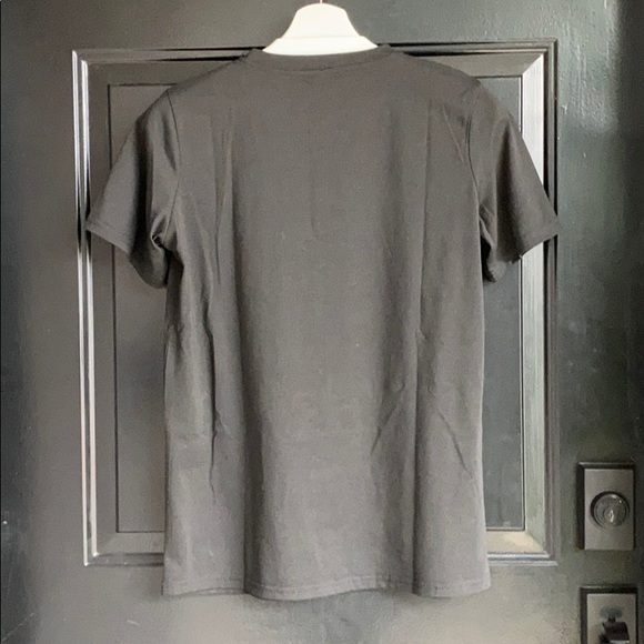 SOLD Classic fit tee - Picture 5 of 5